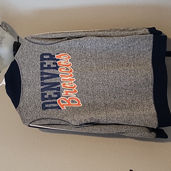 NFL Bronco pullover - Picture 2 of 5